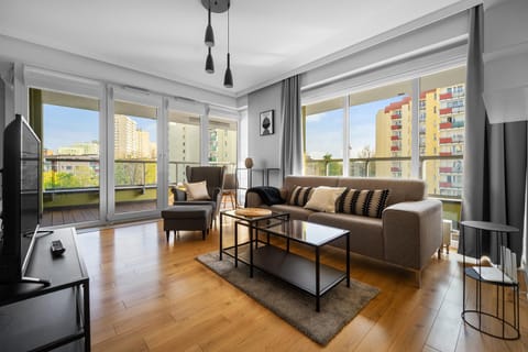 TV and multimedia, View (from property/room), Balcony/Terrace, Living room, Seating area