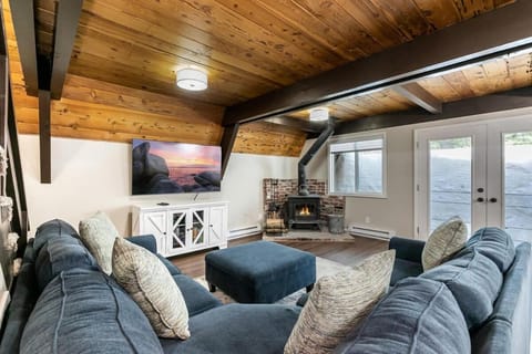 Rustic and Modern 3BDR Tahoe Cabin Cabin in Tahoe City