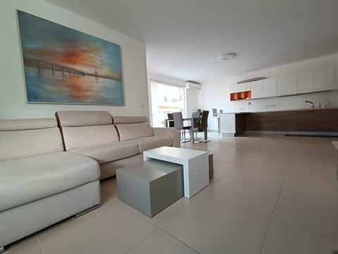 Cosy 2BED apartment in Manikata by Homely Apartment in Malta