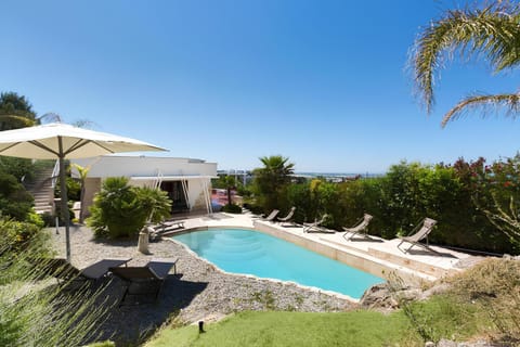 Property building, Day, Natural landscape, Bird's eye view, Garden view, Pool view, Swimming pool, sunbed