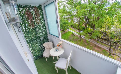 View (from property/room), Balcony/Terrace, Seating area