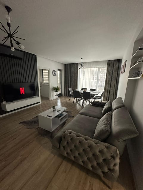 Communal lounge/ TV room, TV and multimedia, Living room, Seating area, Evening entertainment