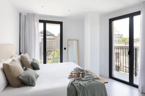 Bed, View (from property/room), Balcony/Terrace