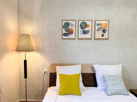 Bed, Photo of the whole room, Decorative detail, Bedroom