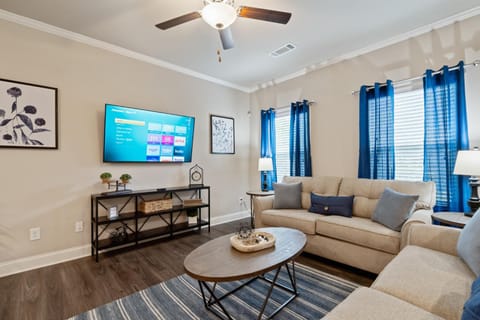 New Construction 3BR Home Near Chattahoochee River House in Norcross