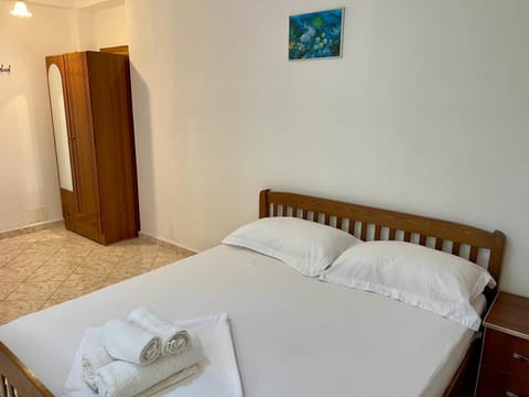 Bed, Photo of the whole room, Bedroom, towels, wardrobe