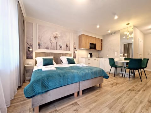 Bed, Kitchen or kitchenette, Photo of the whole room, minibar