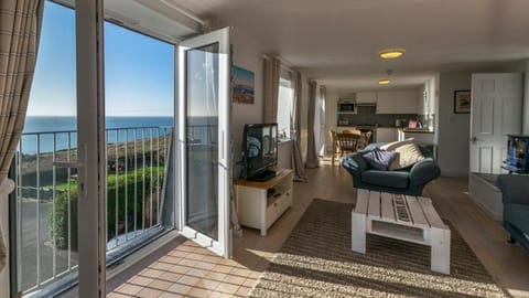 Natural landscape, TV and multimedia, View (from property/room), Seating area, Evening entertainment, Sea view