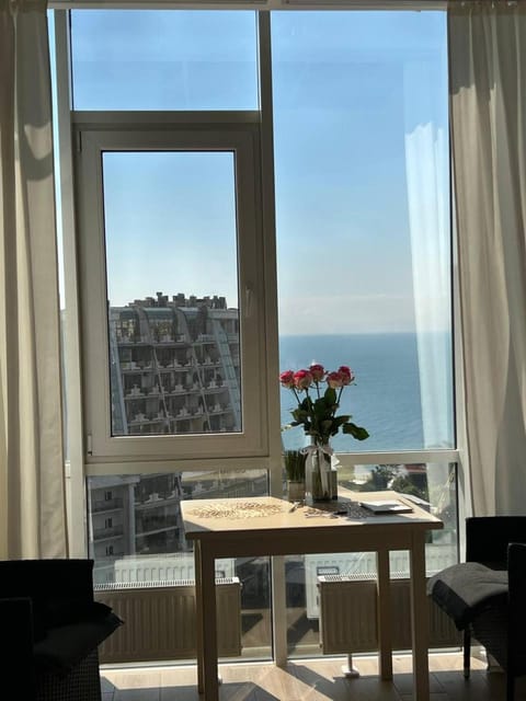 View (from property/room), Dining area, Sea view
