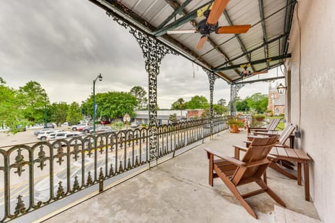 Charming Louisiana Getaway with Furnished Balcony! Apartment in False River