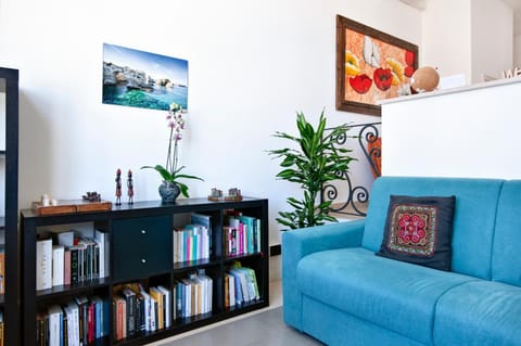Library, Living room