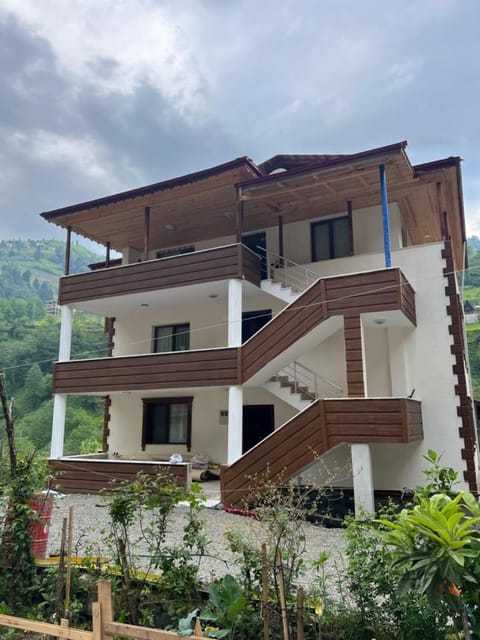 Property building, Natural landscape, Balcony/Terrace