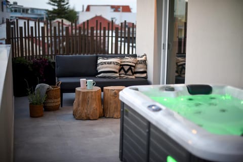Hot Tub, Balcony/Terrace, Seating area