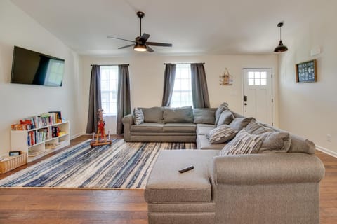 Near Lake Anna Gem with Saltwater Pool and Arcade! House in Lake Anna
