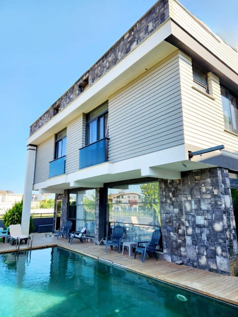 Property building, Pool view, Swimming pool