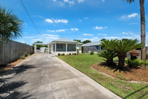 Golden Shores House in Sunnyside