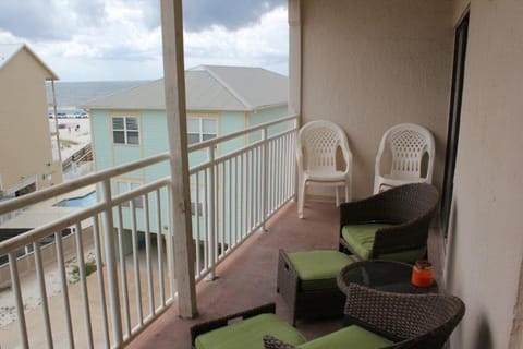 Sugar Beach 331 by ALBVR - Beautifully upgraded top floor condo with indirect beach view House in Orange Beach