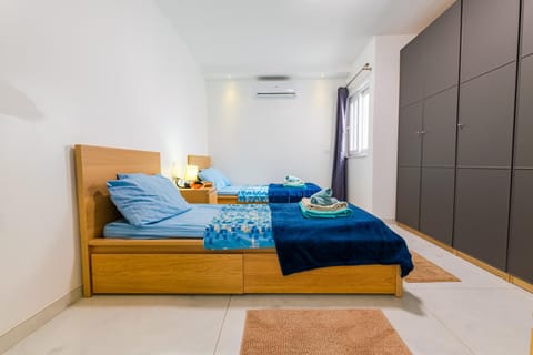 New Spacious Apartment with Amazing View Bugibba Apartment in Saint Paul's Bay