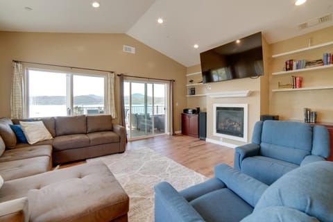 Clearlake Vacation Rental with Nearby Lake Access! House in Clear Lake