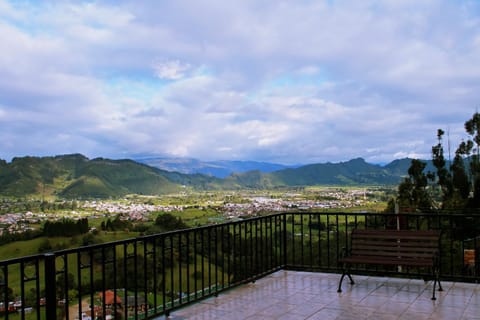 Balcony/Terrace, Mountain view