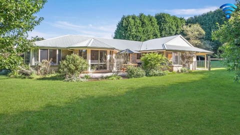 Property building, Garden, Garden view