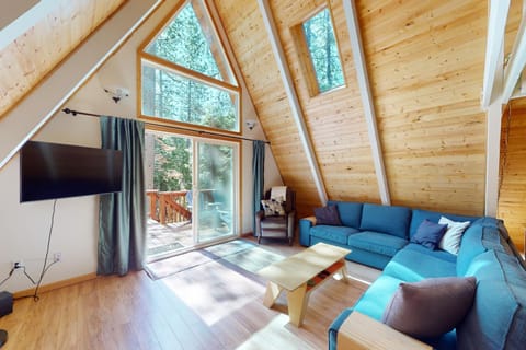 Peaceful Pine Getaway House in Dorrington