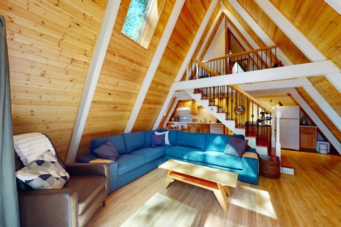 Peaceful Pine Getaway House in Dorrington