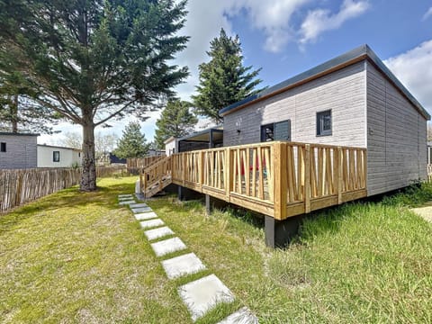 Chalet cosy avec piscine chauffée, terrasse et parking à 2 pas de la plage de Jullouville - FR-1-361-480 Chalet in Saint-Pair-sur-Mer