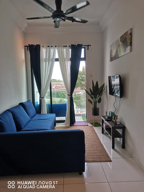 TV and multimedia, Living room, Seating area, fireplace