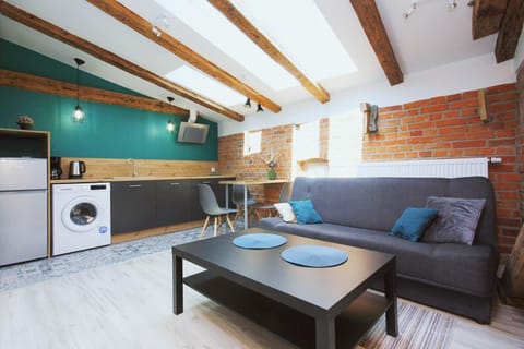 Kitchen or kitchenette, Seating area