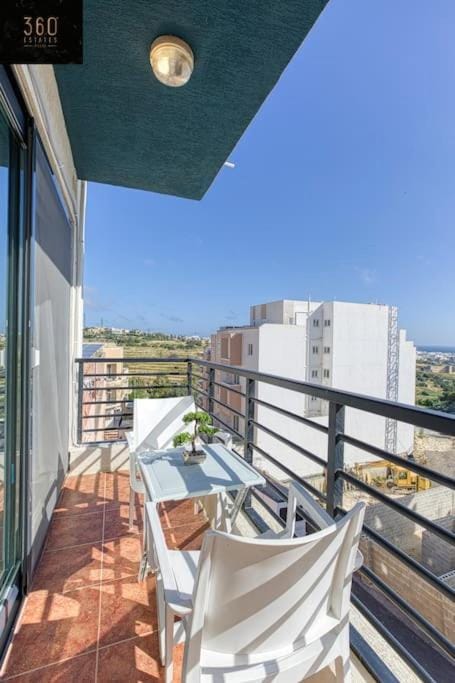 Patio, Day, View (from property/room), Balcony/Terrace, Dining area