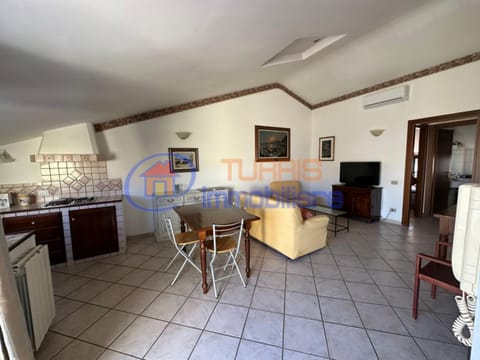 TV and multimedia, Living room, Dining area, stove