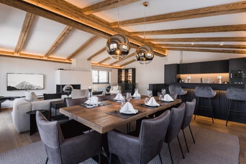 Kitchen or kitchenette, Living room, Dining area