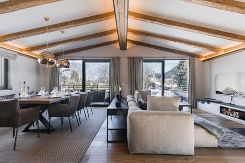 Living room, Seating area, Dining area