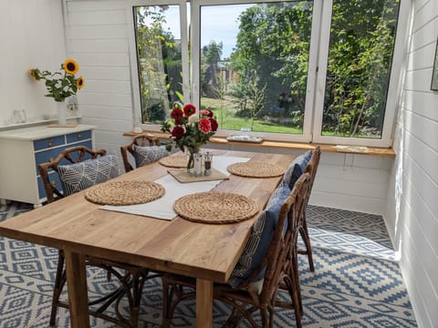 Dining area, Garden view