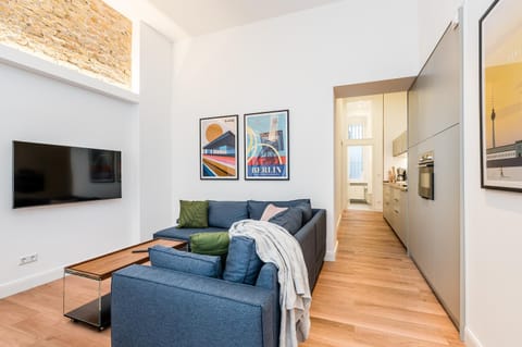 Communal lounge/ TV room, Living room, Seating area, Evening entertainment