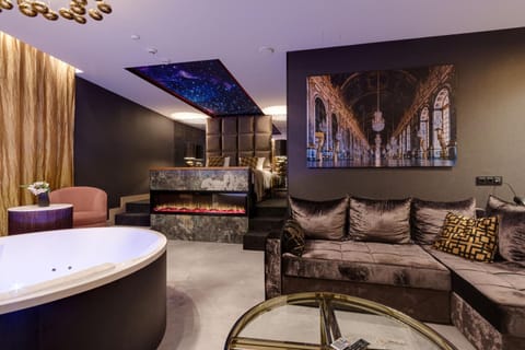 Living room, Seating area