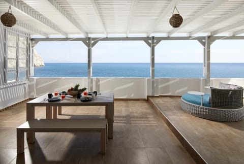 View (from property/room), Balcony/Terrace, Seating area, Dining area, Sea view