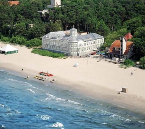 Property building, Day, Natural landscape, Bird's eye view, Beach, City view, Sea view
