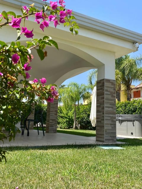 Property building, Garden, Garden view