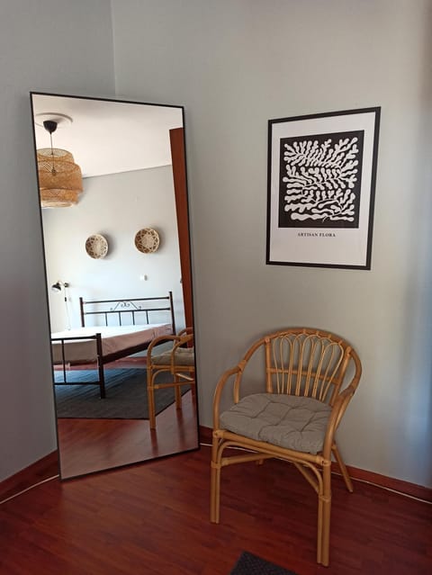 Bed, Photo of the whole room, Decorative detail, Bedroom, wardrobe