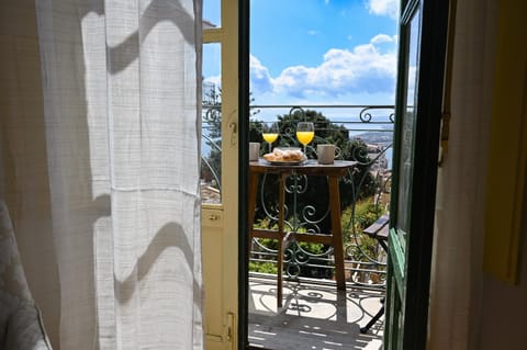 View (from property/room), Balcony/Terrace