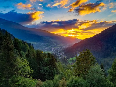 Natural landscape, View (from property/room), View (from property/room), Mountain view, Sunrise