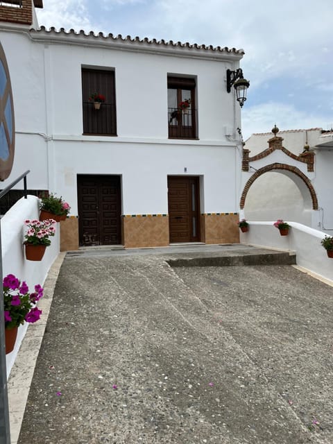 Habitación Pájaro Apartment in Valle del Guadalhorce