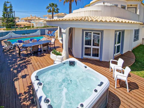 Property building, Natural landscape, Hot Tub, View (from property/room), Balcony/Terrace, Pool view, Swimming pool, sunbed