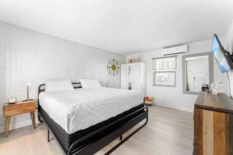 Steps From The Beach-all Renovated Studio Unit #3 Apartment in Lauderdale-by-the-Sea