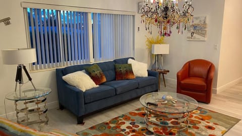 Few Steps From The Beach -awesome 1br1ba Apartment in Lauderdale-by-the-Sea