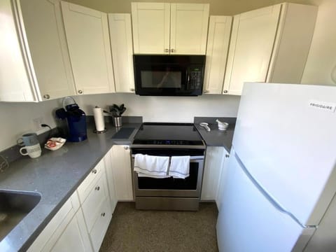 Few Steps From The Beach -awesome 1br1ba Apartment in Lauderdale-by-the-Sea