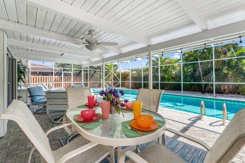 New Awesome 43, Few Min Walk From the Beach ! House in Lauderdale-by-the-Sea