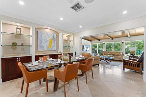 Gorgeous 3BR2BA in LBTS- Walk to the Beach House in Lauderdale-by-the-Sea